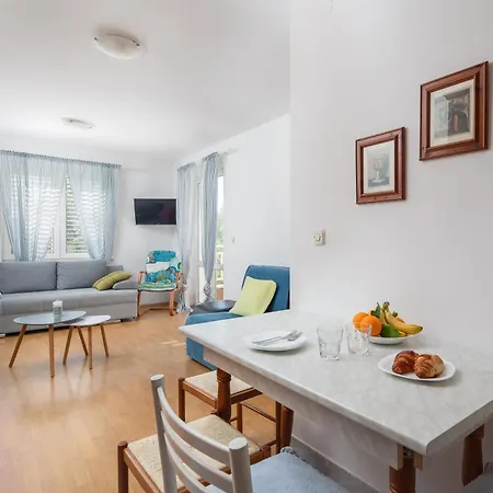 Jasna - Free Parking Makarska